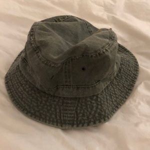 Bucket hat